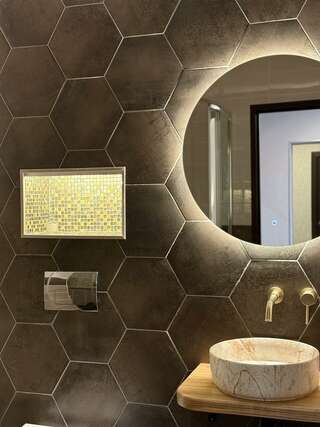 Гостиница Ривьера Комсомольск-на-Амуре Номер комфорт улучшенный с 1 двуспальной кроватью-13